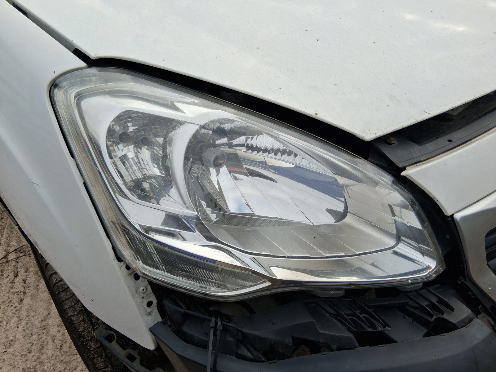 2017 PEUGEOT PARTNER MK2 OSF DRIVER SIDE FRONT RIGHT HEADLIGHT 9682828380
