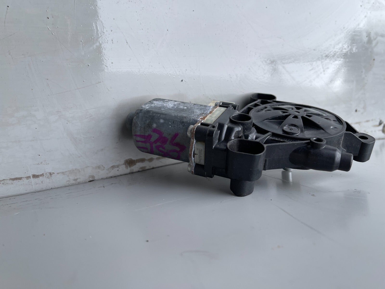 2018 VW VOLKSWAGEN GOLF PASSENGER SIDE FRONT WINDOW MOTOR 5Q0959801C
