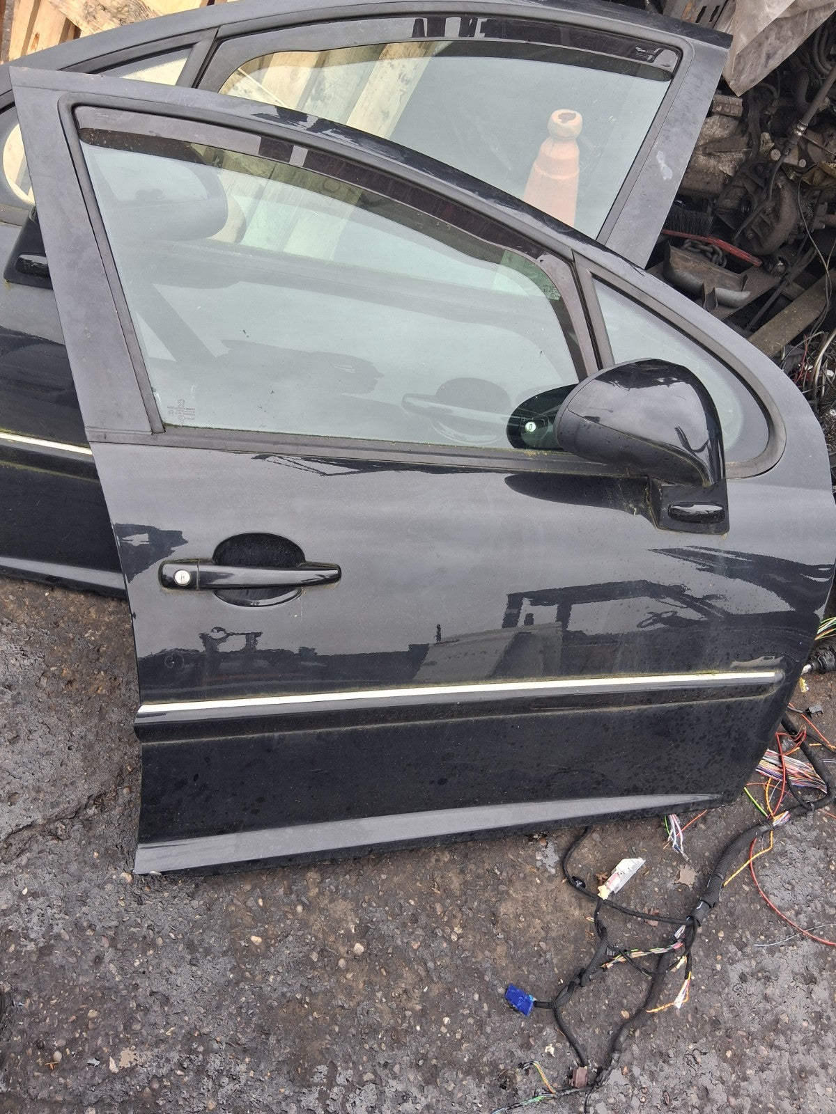 2012 PEUGEOT 207 OSF DRIVER SIDE FRONT RIGHT COMPLETE DOOR WITH WING MIRROR