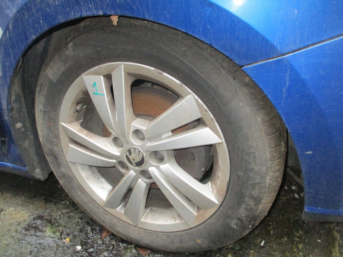2019 SKODA FABIA MK3 NJ 15 INCH ALLOY WHEEL WITH TYRE 185/60R15 REF 1