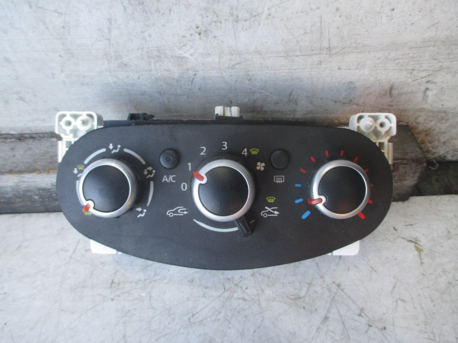 RENAULT TWINGO MK3 2017 HEATER AC CLIMATE CONTROL SWITCH PANEL