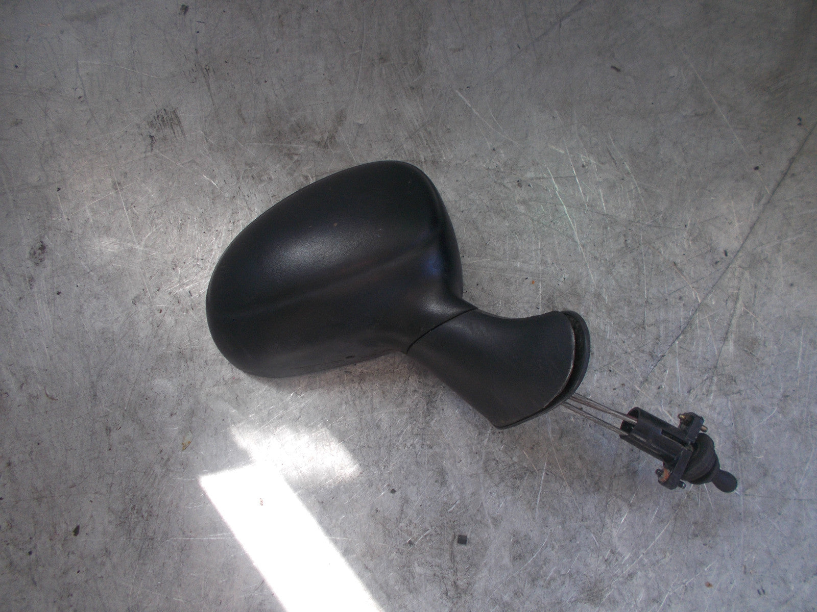2001 DAEWOO MATIZ OS/ DRIVER SIDE MANUAL WING MIRROR E13010140 BLACK