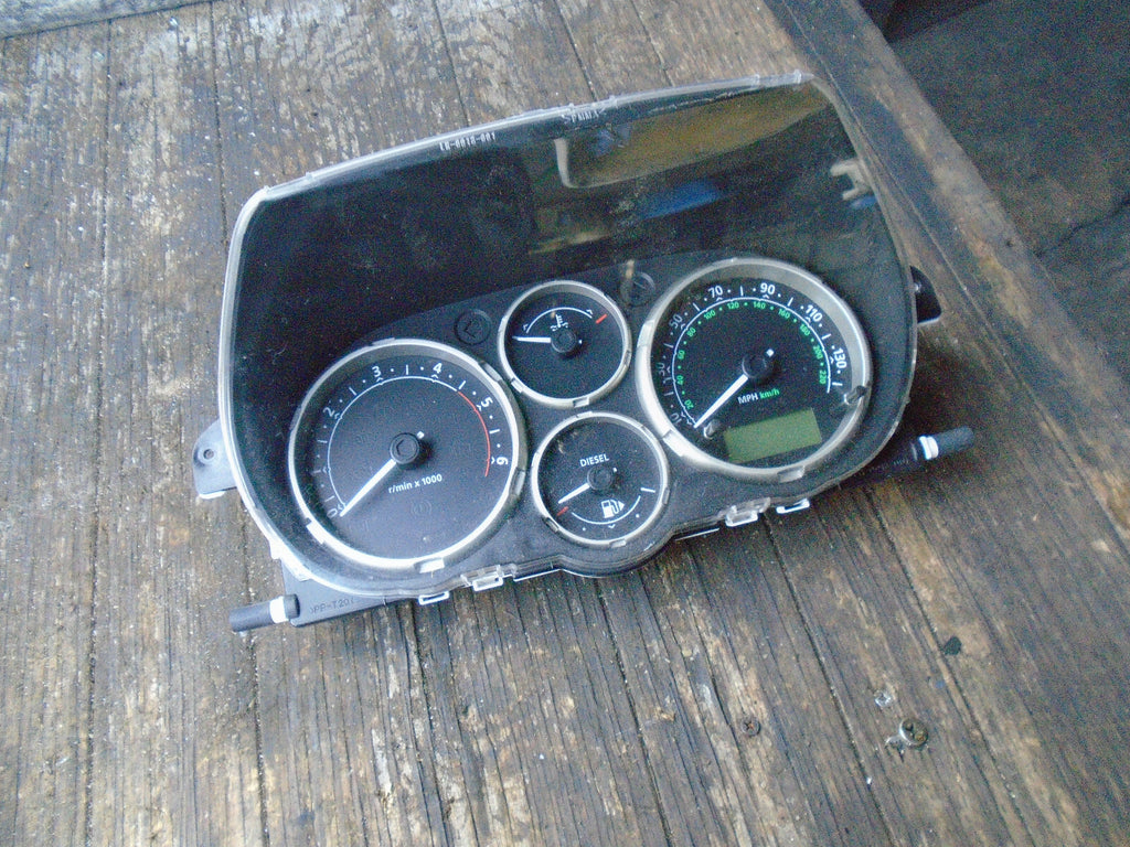 LAND ROVER FREELANDER 2004 2.0 DIESEL SPEEDOMETER INSTRUMENT CLUSTER YAC500950