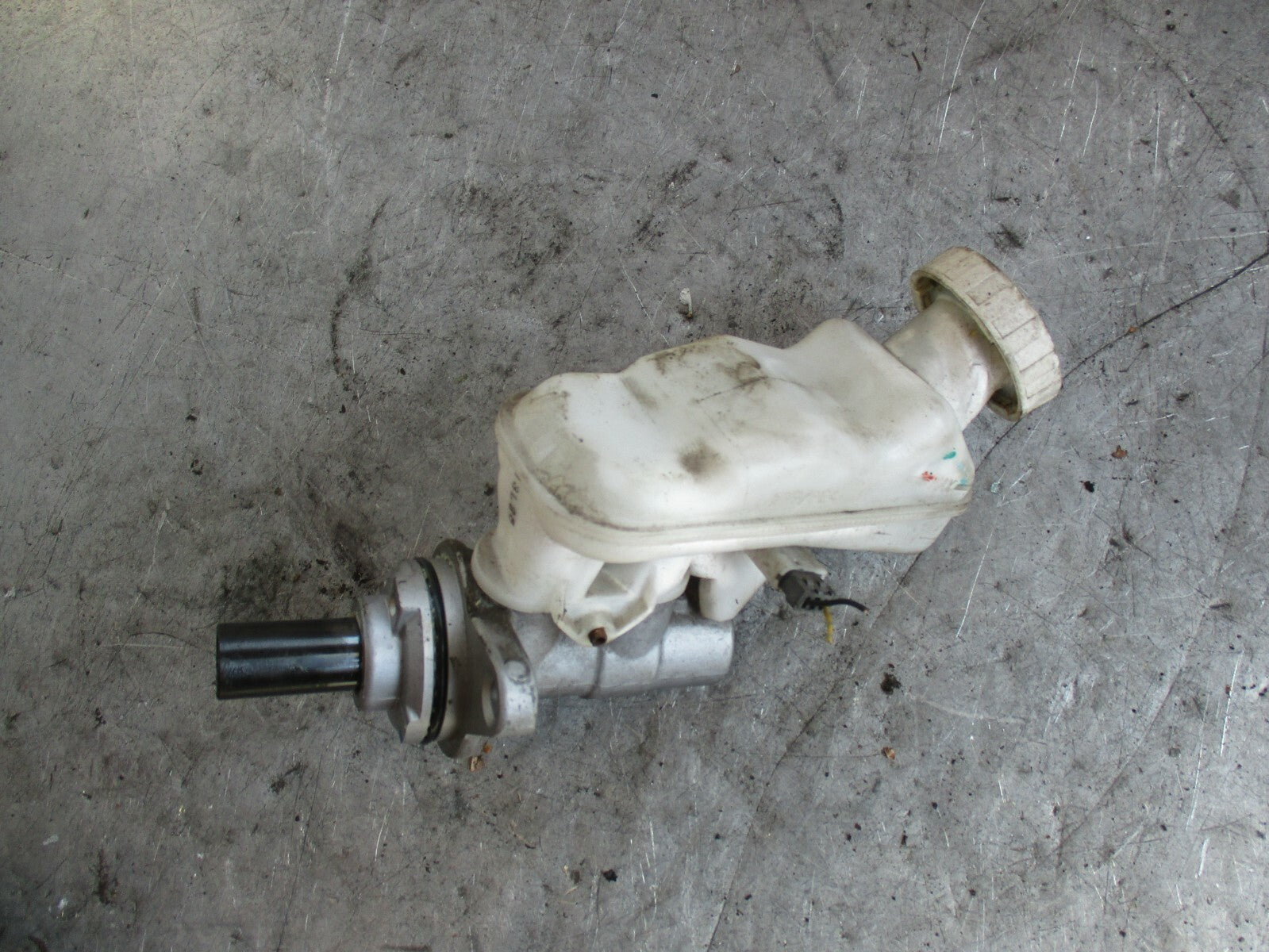 PEUGEOT 207 BRAKE SERVO MASTER CYLINDER BOTTLE RESERVOIR