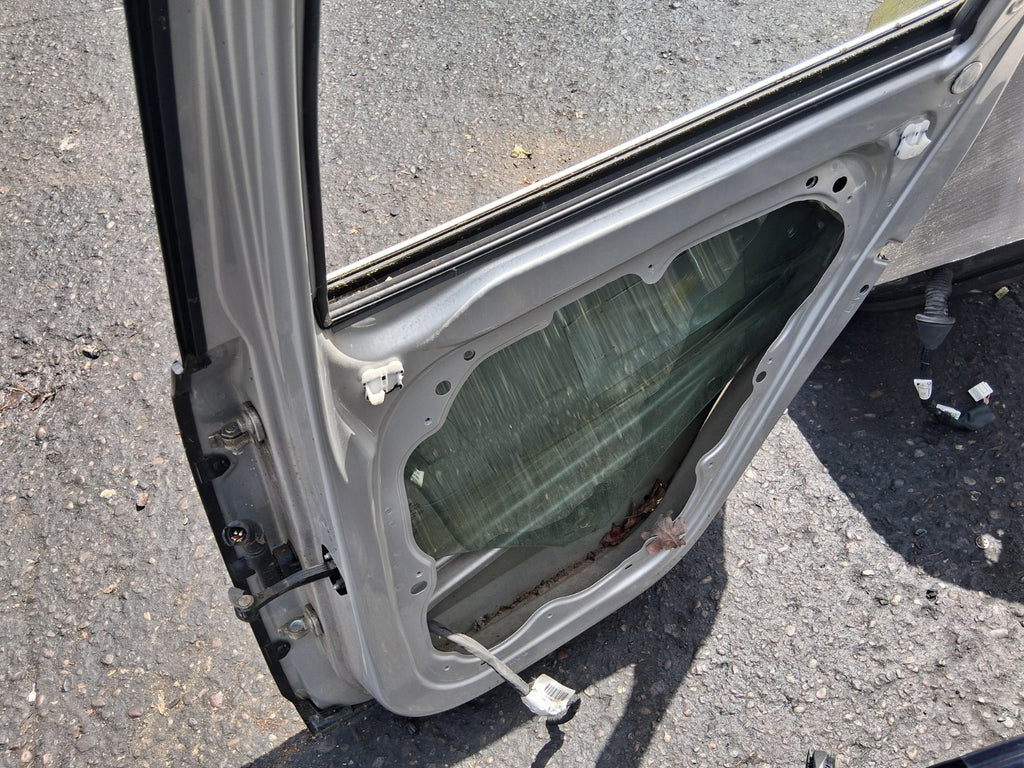 2016 VOLVO V40 D3 OSR DRIVER SIDE REAR RIGHT BARE DOOR SILVER