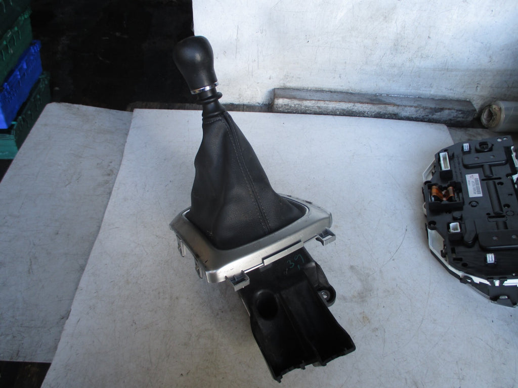 NISSAN QASHQAI MK2 J11 2016 6 SPEED GEARSTICK GEAR STICK SELECTOR  9617842