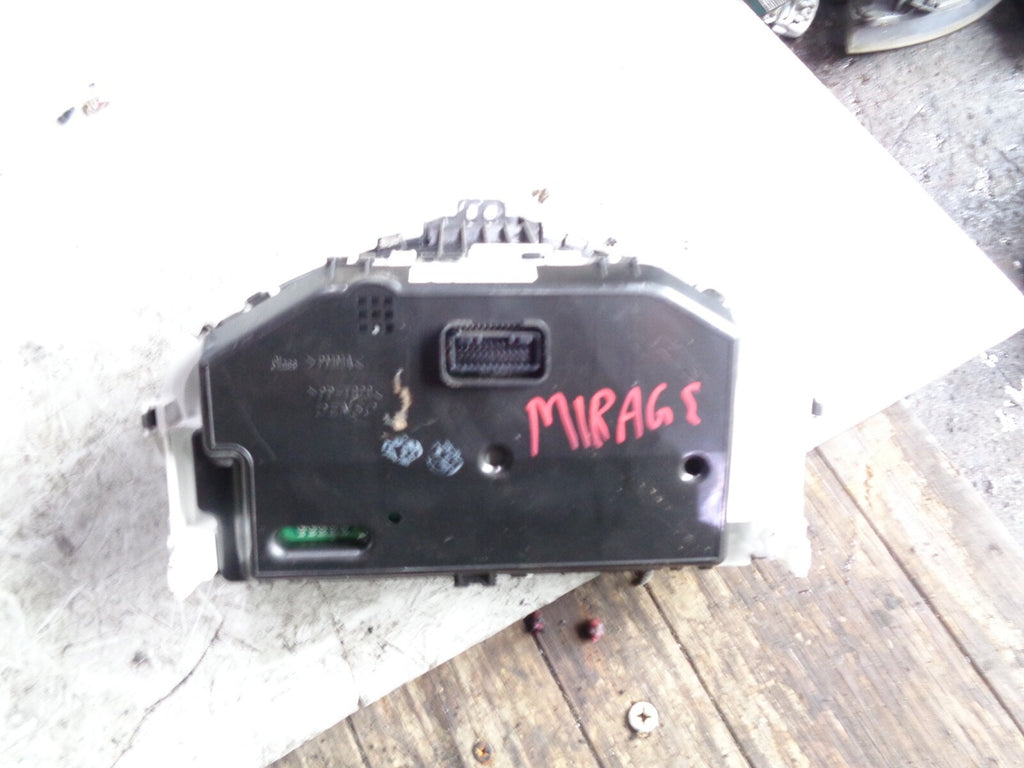 MITSUBISHI MIRAGE 2015 MK6 1.2 PETROL SPEEDOMETER INSTRUMENT CLUSTER 8100C277
