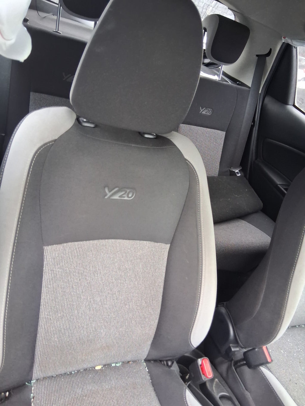 TOYOTA YARIS MK3 2019 OSF DRIVER SIDE FRONT COMPLETE SEAT FABRIC