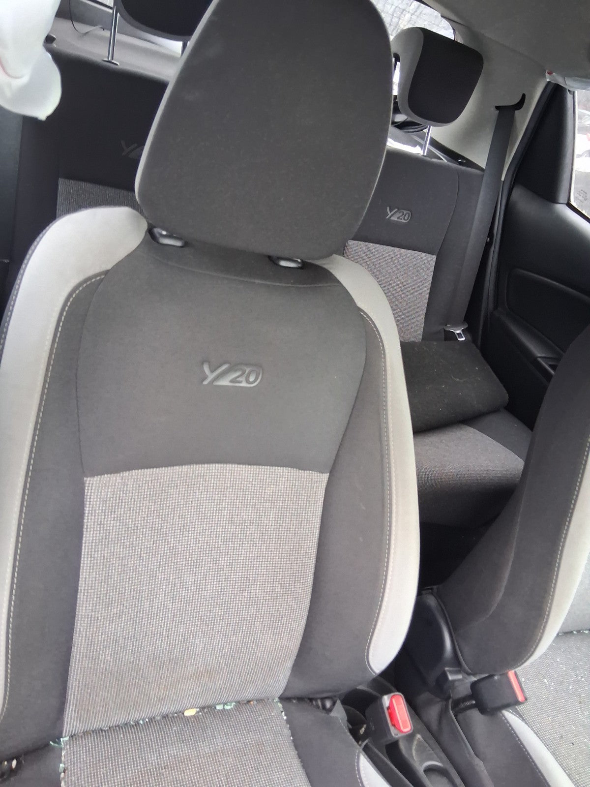 TOYOTA YARIS MK3 2019 OSF DRIVER SIDE FRONT COMPLETE SEAT FABRIC