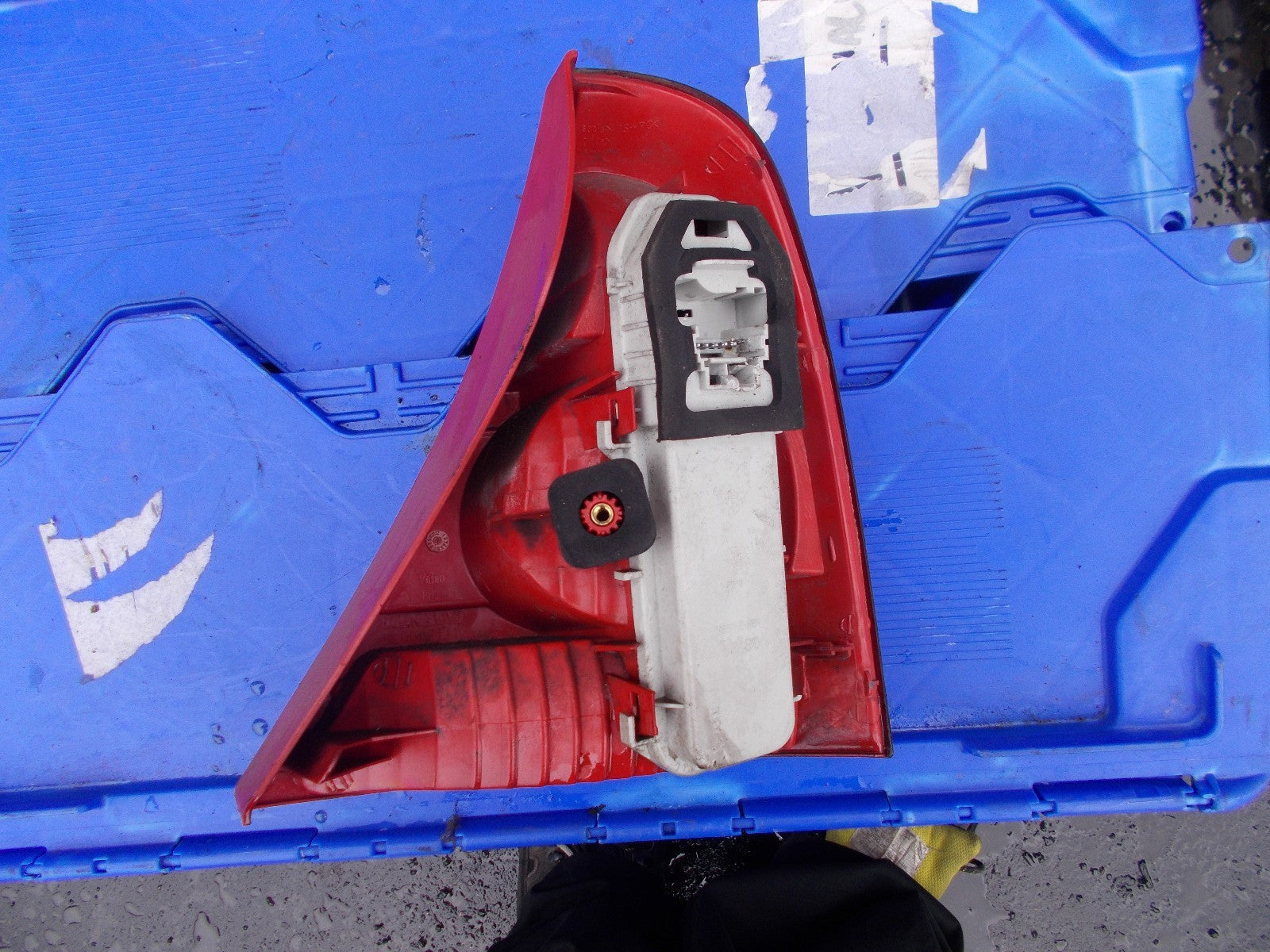 RENAULT CLIO 01-05 NSR PASSENGER SIDE REAR LIGHT 8200071413