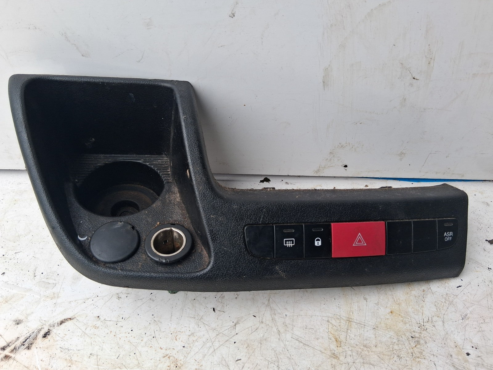 2016 PEUGEOT BOXER MK3 FRONT HAZARD SWITCH TRIM PANEL 7355861650