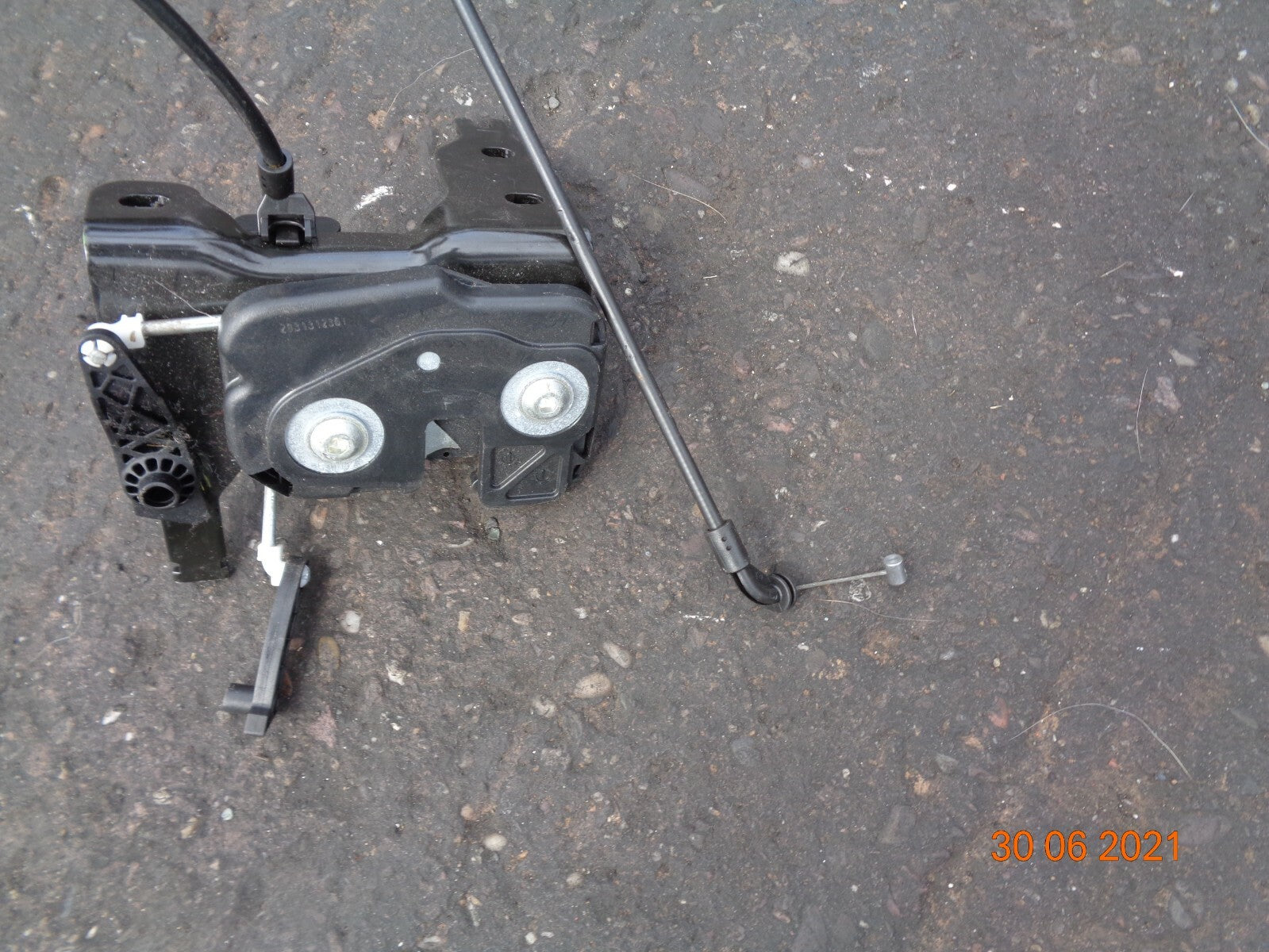 MERCEDES E CLASS W212 2011 OS DRIVER SIDE REAR SEAT LOCK MECHANISM A2129200276