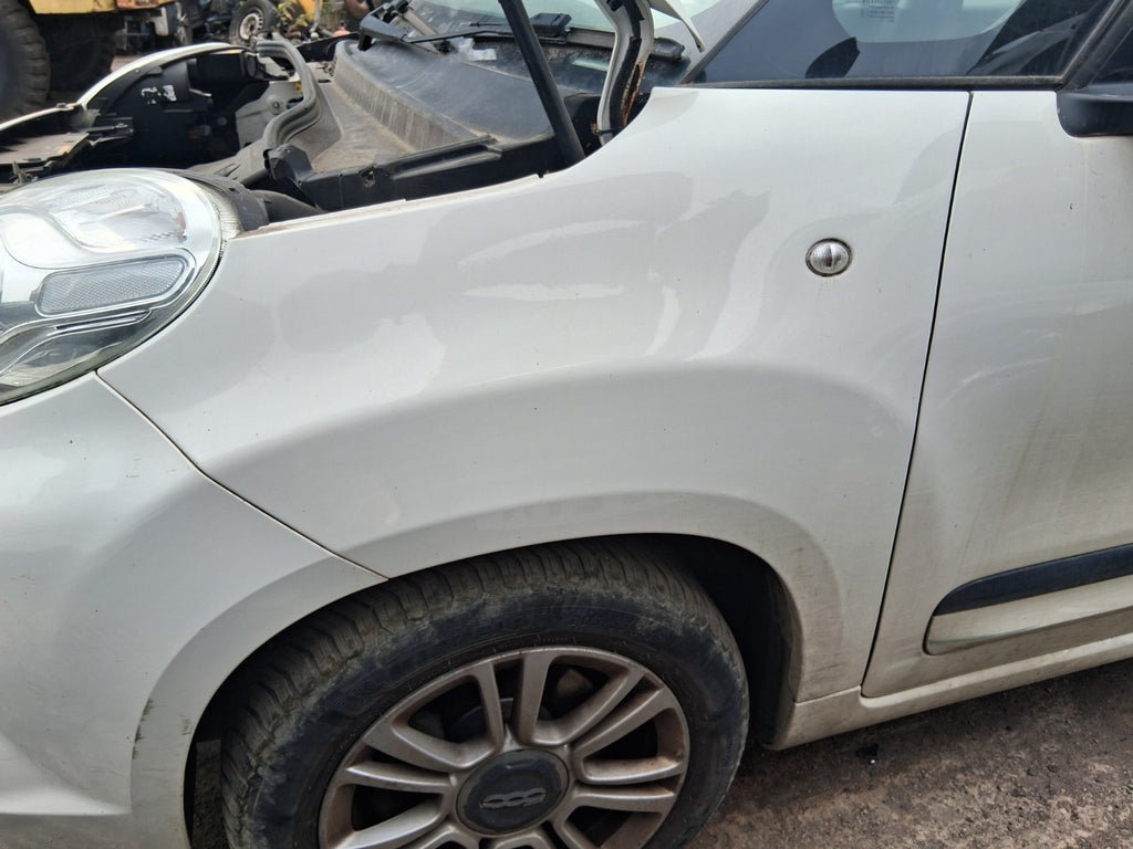2019 FIAT 500L NSF PASSENGER SIDE FRONT WING PANEL WHITE BIANCO GELATO 934/A