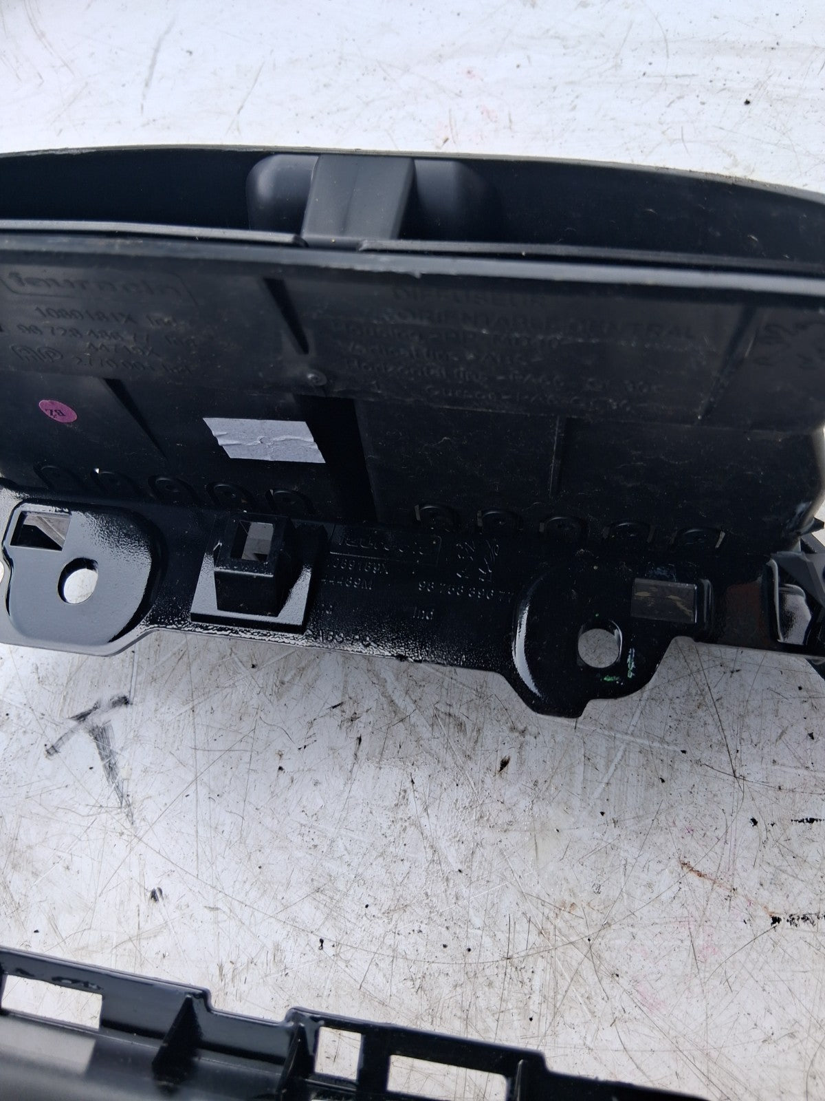 2017 PEUGEOT 208 CENTRE DASHBOARD TRIM SURROUND WITH AIR VENTS 9875639677