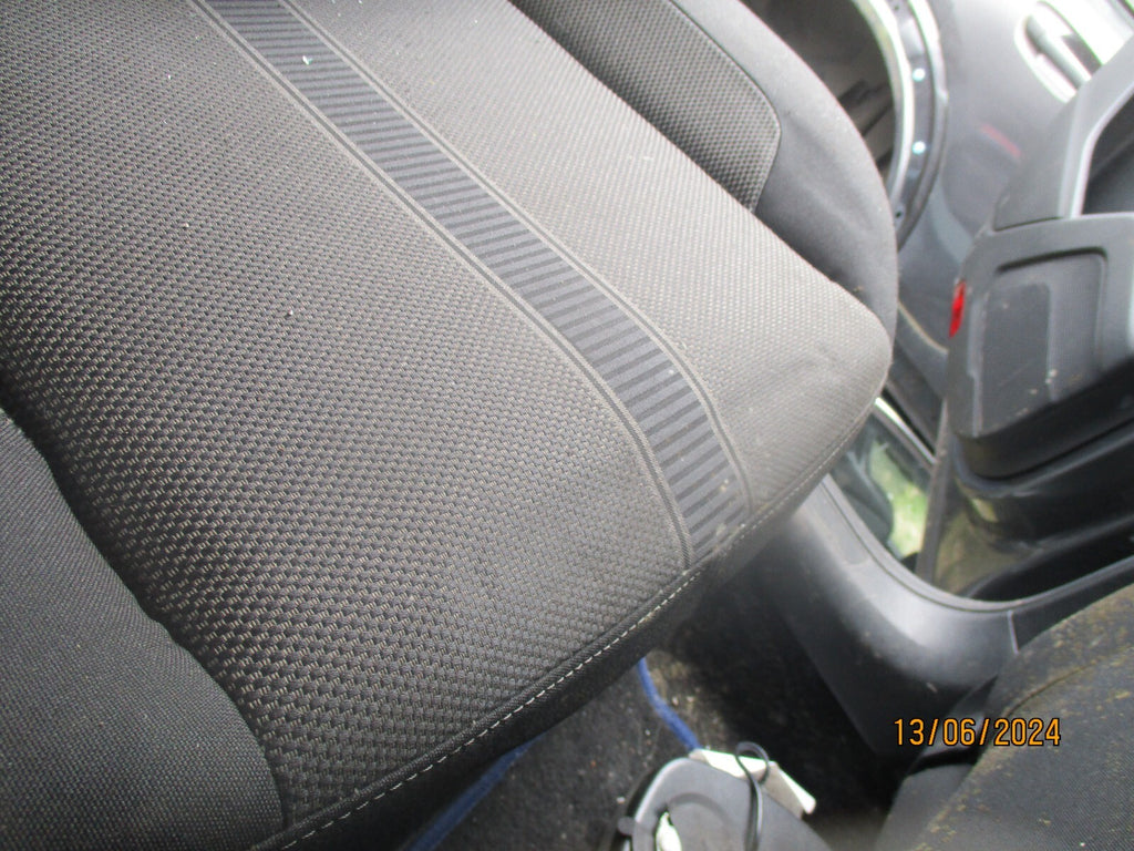 2020 VW VOLKSWAGEN T ROC REAR COMPLETE BASE & BENCH SEATS FABRIC