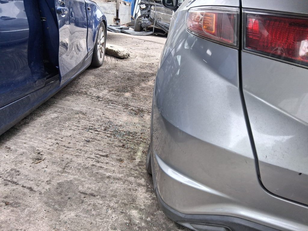 2007 HONDA CIVIC MK8 COMPLETE REAR BUMPER ALABASTER SILVER METALLIC NH700M
