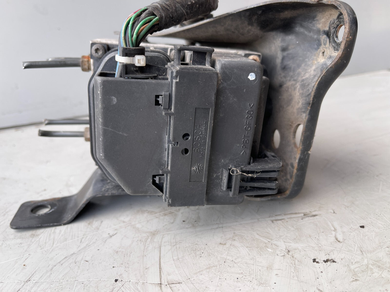 2003 NISSAN NAVARA ABS PUMP AND CONTROL MODULE