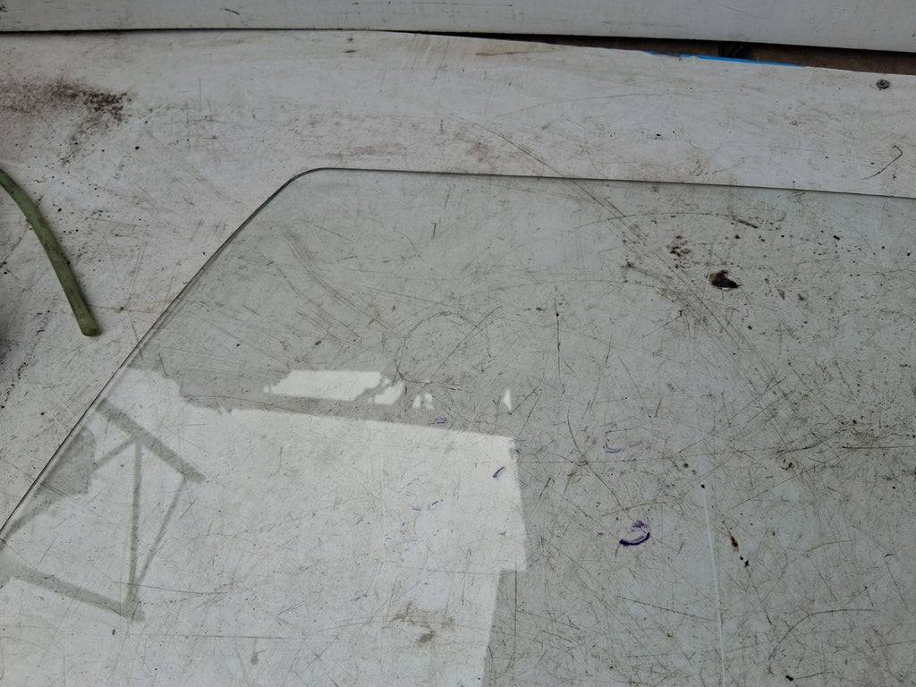 2010 MERCEDES BENZ SPRINTER W906 OSF DRIVER SIDE FRONT RIGHT WINDOW GLASS