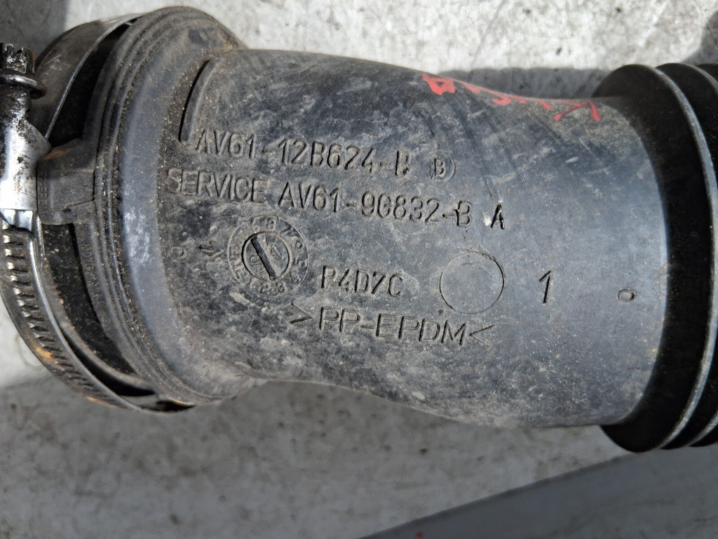 2013 FORD KUGA MK2 AIR INTAKE HOSE PIPE AV6112B624B