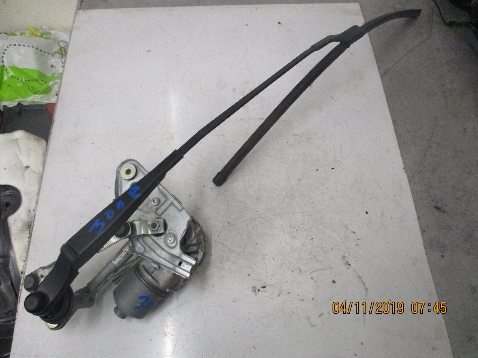 PEUGEOT 3008 2010 FRONT NS PASSENGER SIDE WIPER MOTOR 1397220576 3397021288