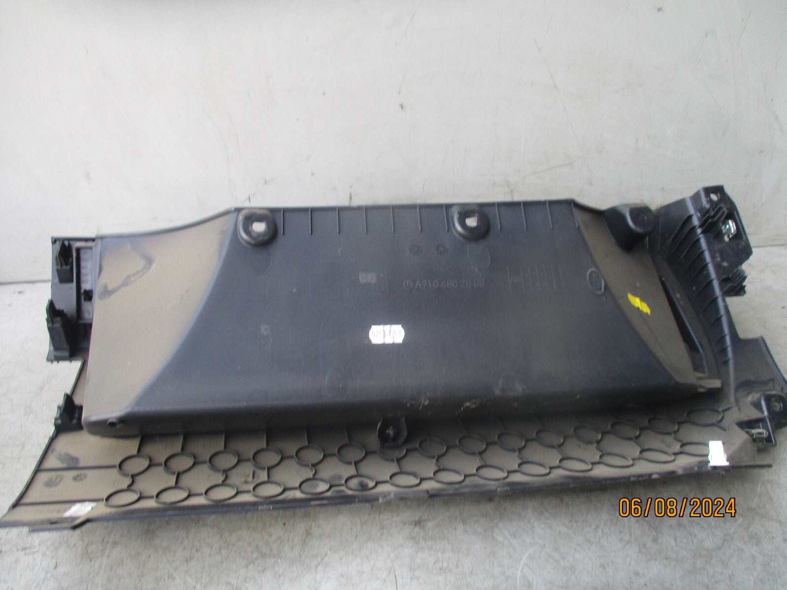 2020 MERCEDES BENZ SPRINTER W907 DASHBOARD STORAGE POCKET TRAY A9106802800