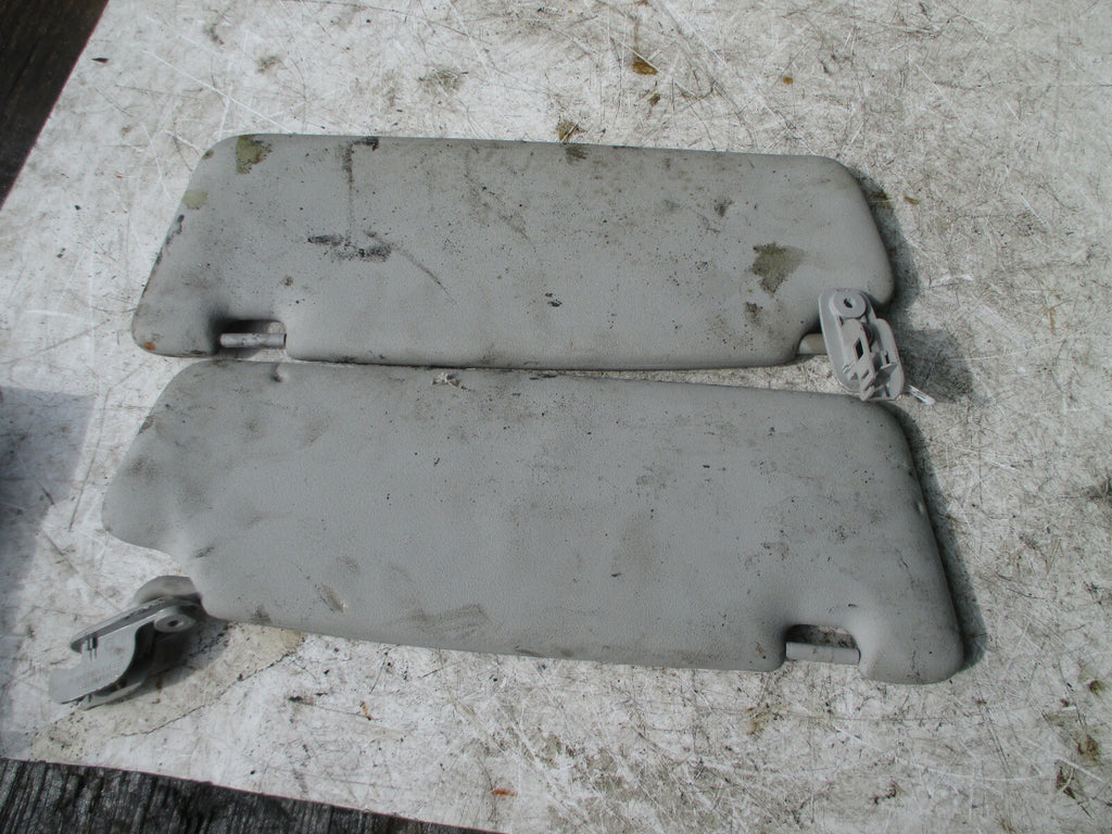 AUDI A3 2005 NSF OSF PASSENGER DRIVER SIDE FRONT SUN SHADE VISOR SET MIRROR GREY