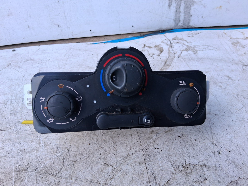 2008 RENAULT CLIO MK3 HEATER CONTROL CLIMATE PANEL