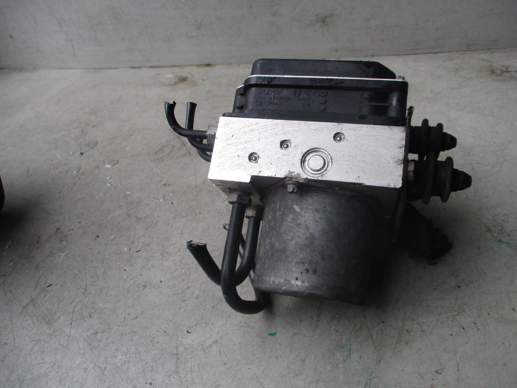 2011 AUDI A4 ABS PUMP CONTROL MODULE 8K0907379AQ (ref s)