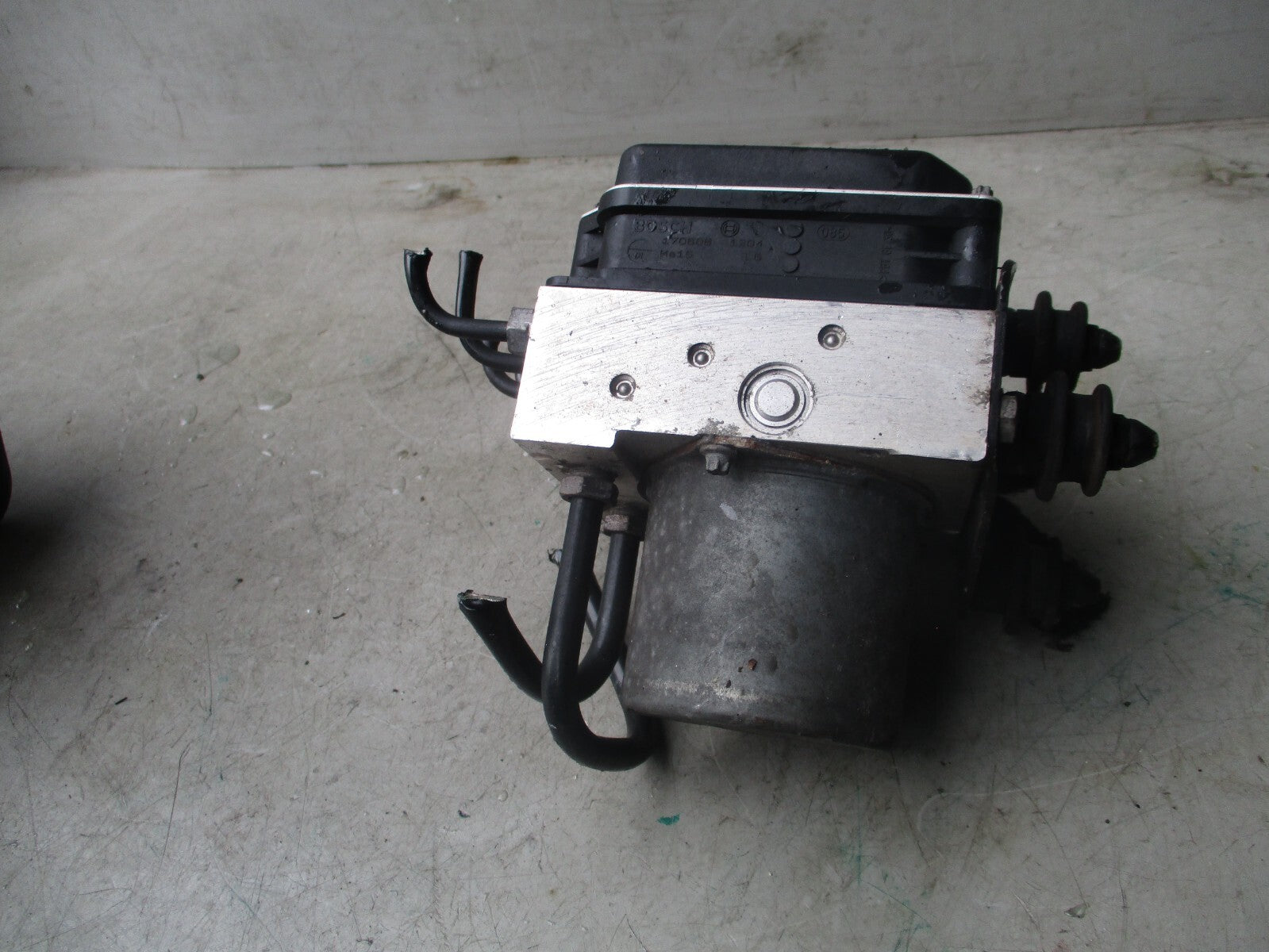 2011 AUDI A4 ABS PUMP CONTROL MODULE 8K0907379AQ (ref s)