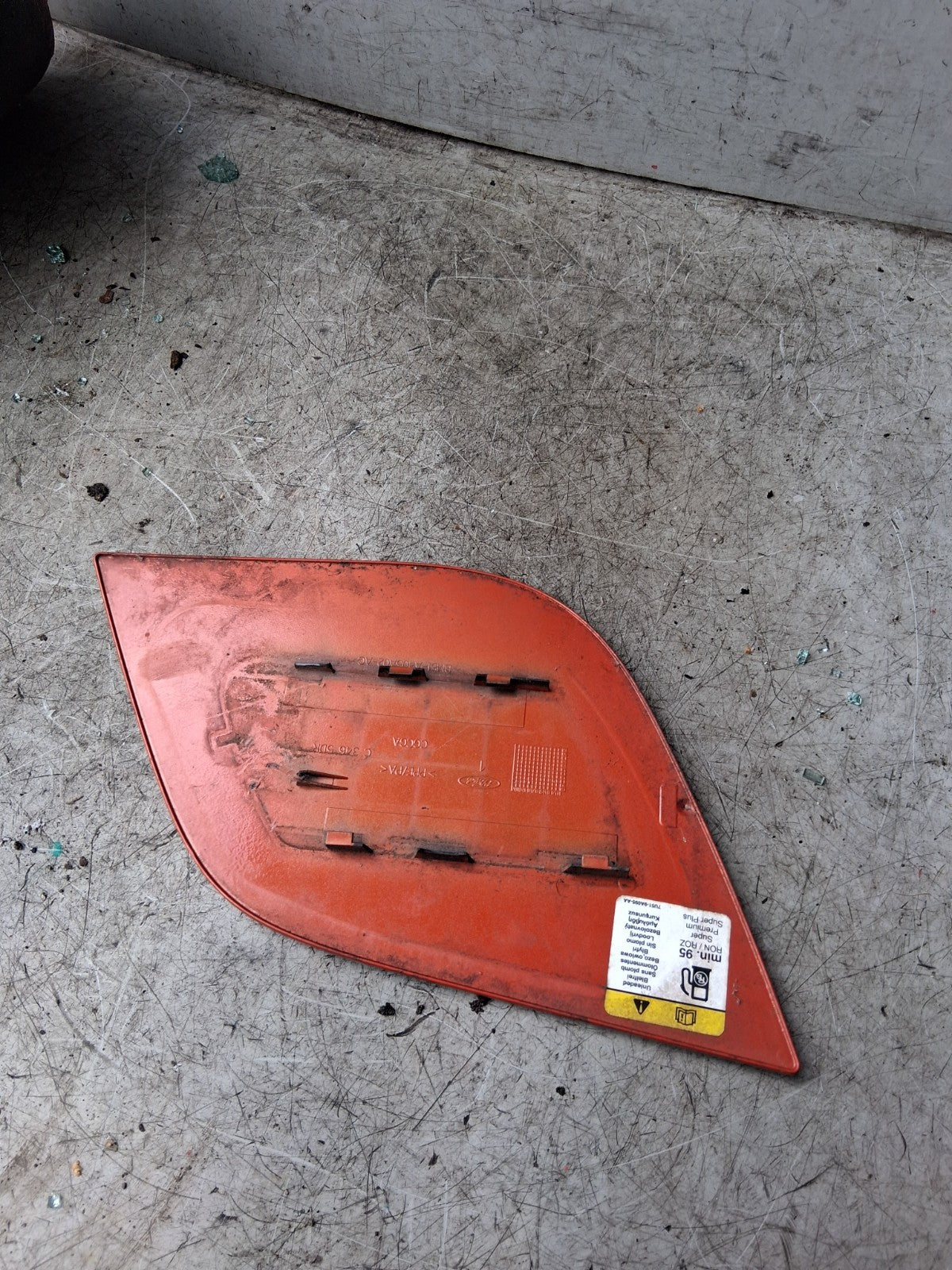 2011 FORD FOCUS FUEL FLAP CAP COVER C3465DR