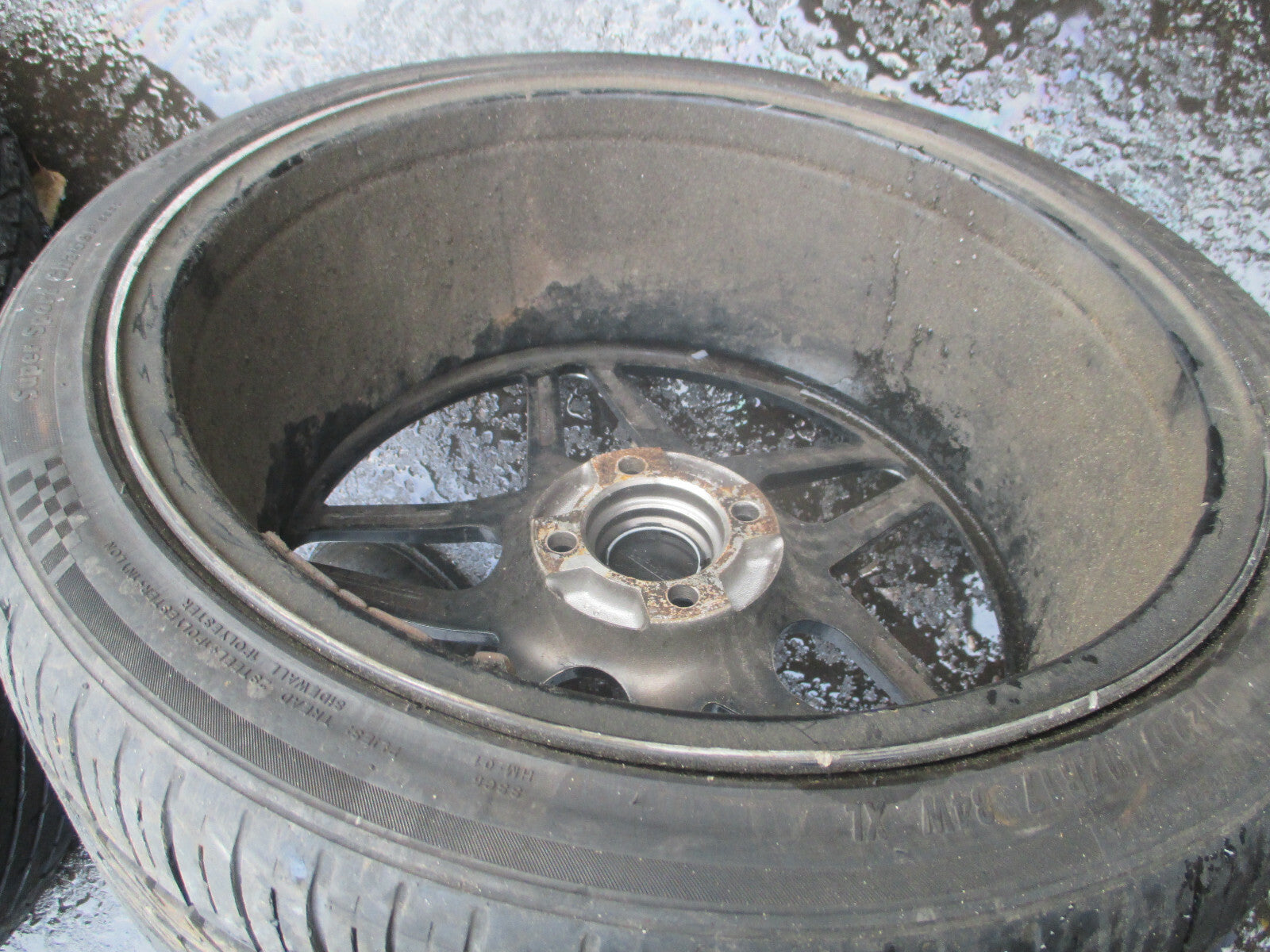 MINI COOPER 2010 17 INCH ALLOY WHEEL WITH TYRE 205/40R17 REF 3