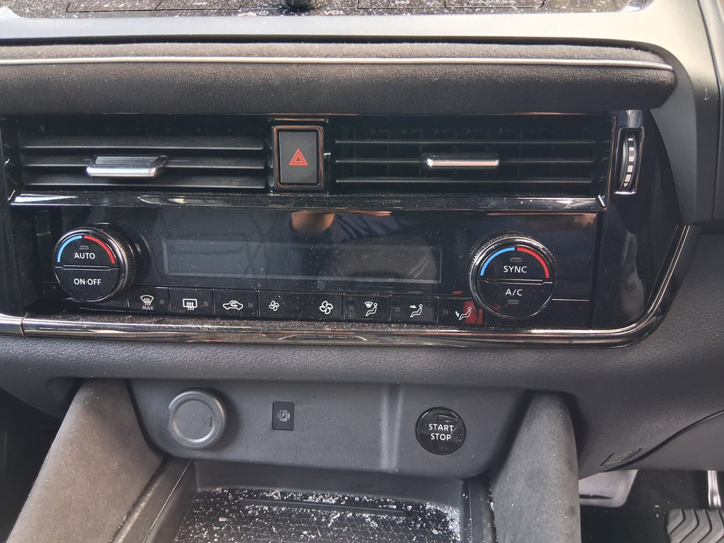 2024 NISSAN QASHQAI J12 MK3 FRONT CENTRE DASHBOARD AIR VENTS & HAZARD SWITCH