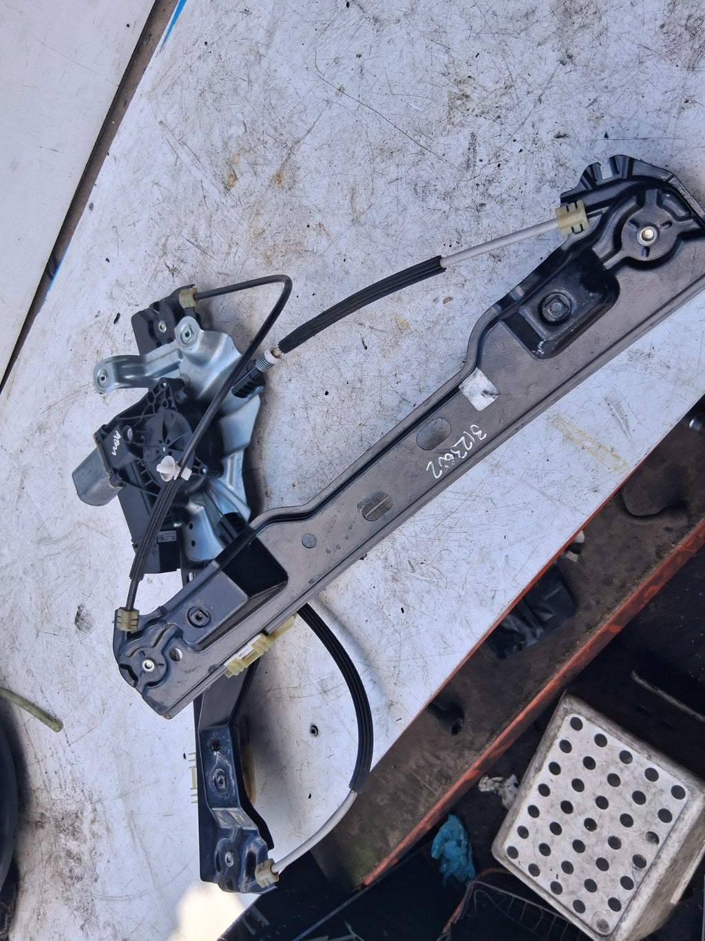 2018 ZAFIRA C OSF DRIVER SIDE FRONT RIGHT WINDOW MOTOR REGULATOR 915368104