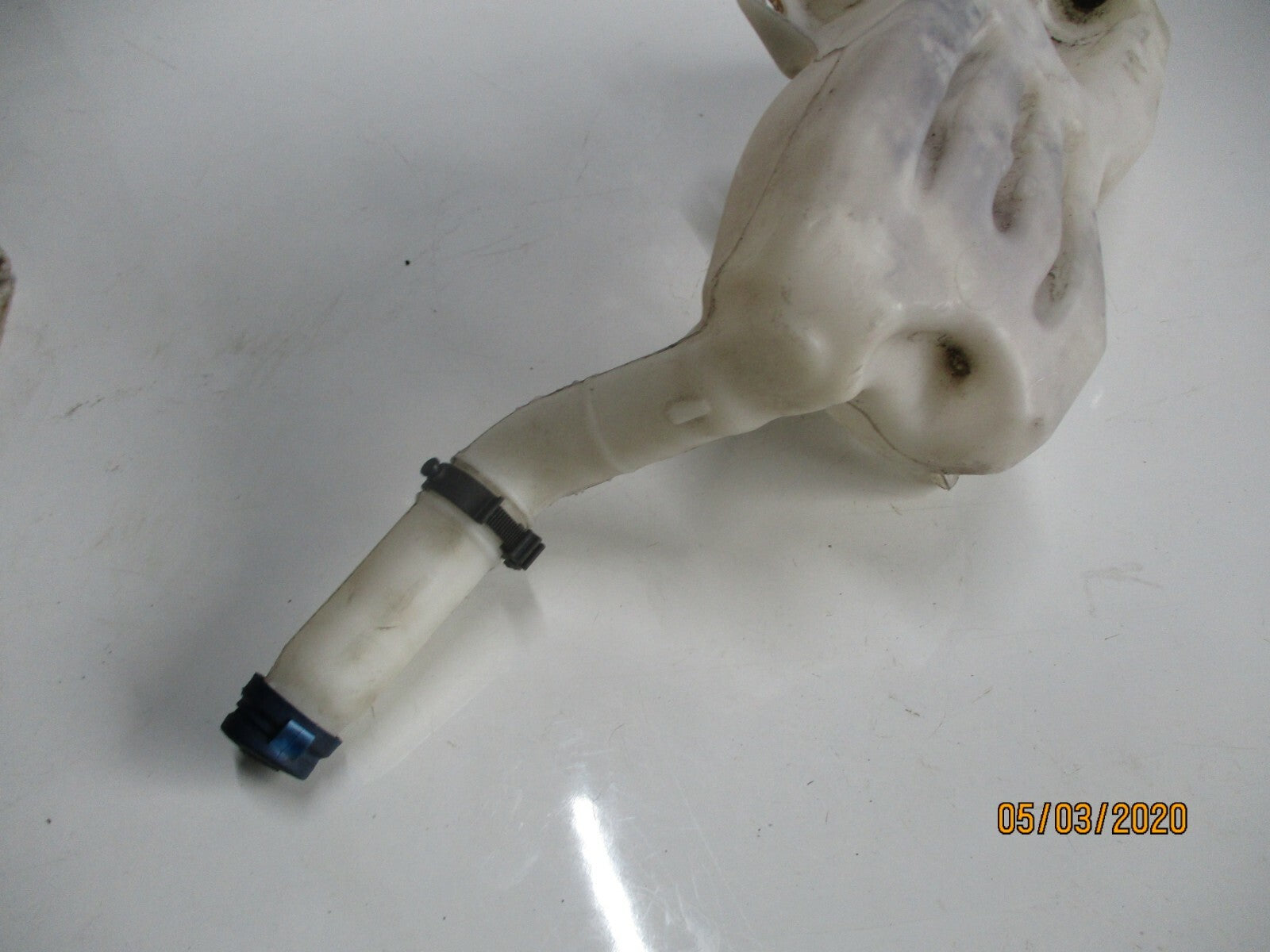 FIAT PANDA 2009 WINDSCREEN WIPER WASHER WATER BOTTLE TANK RESERVOIR C586