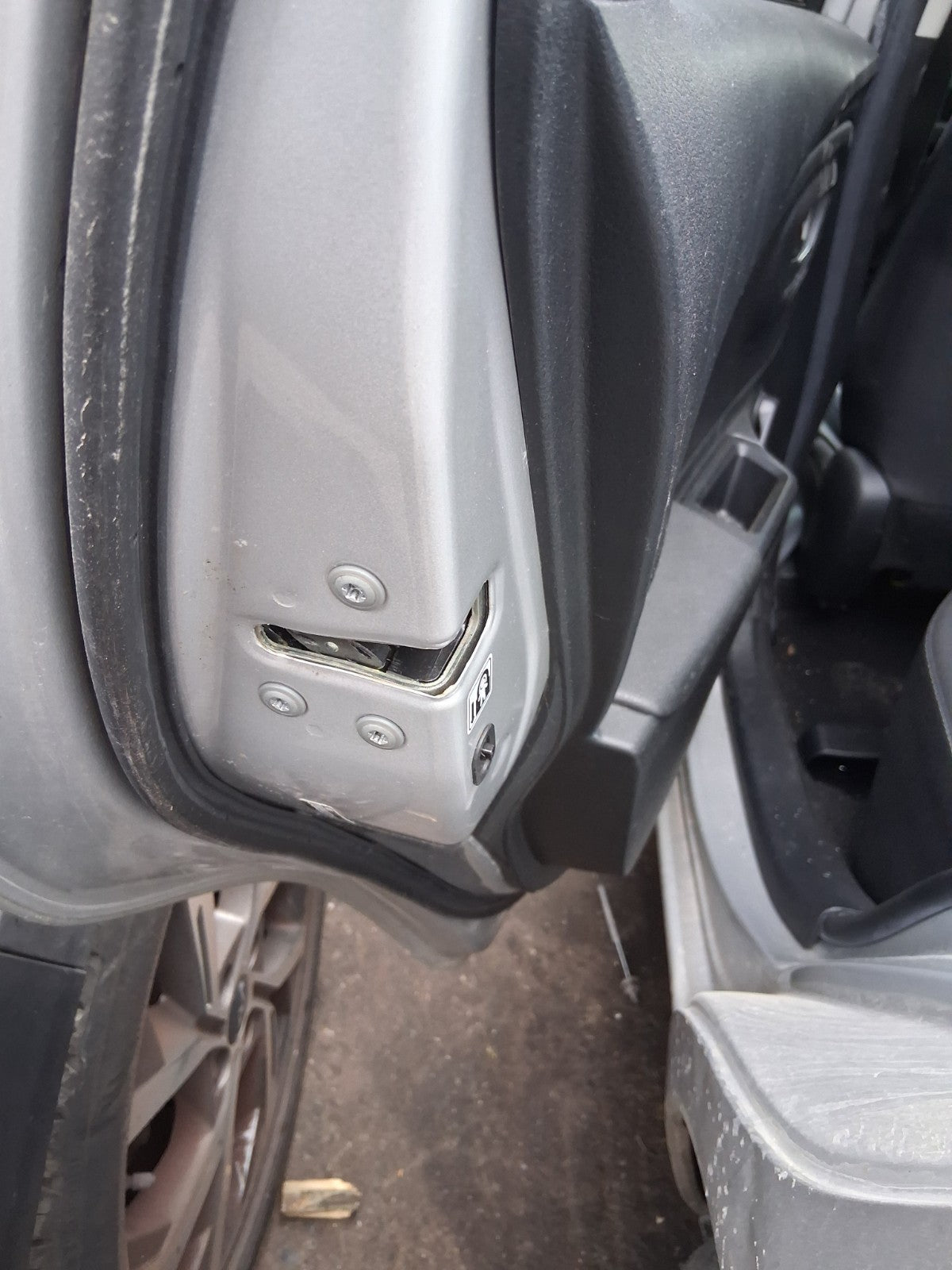 TOYOTA YARIS MK3 2019 NSR PASSENGER SIDE REAR DOOR LOCK MECHANISM