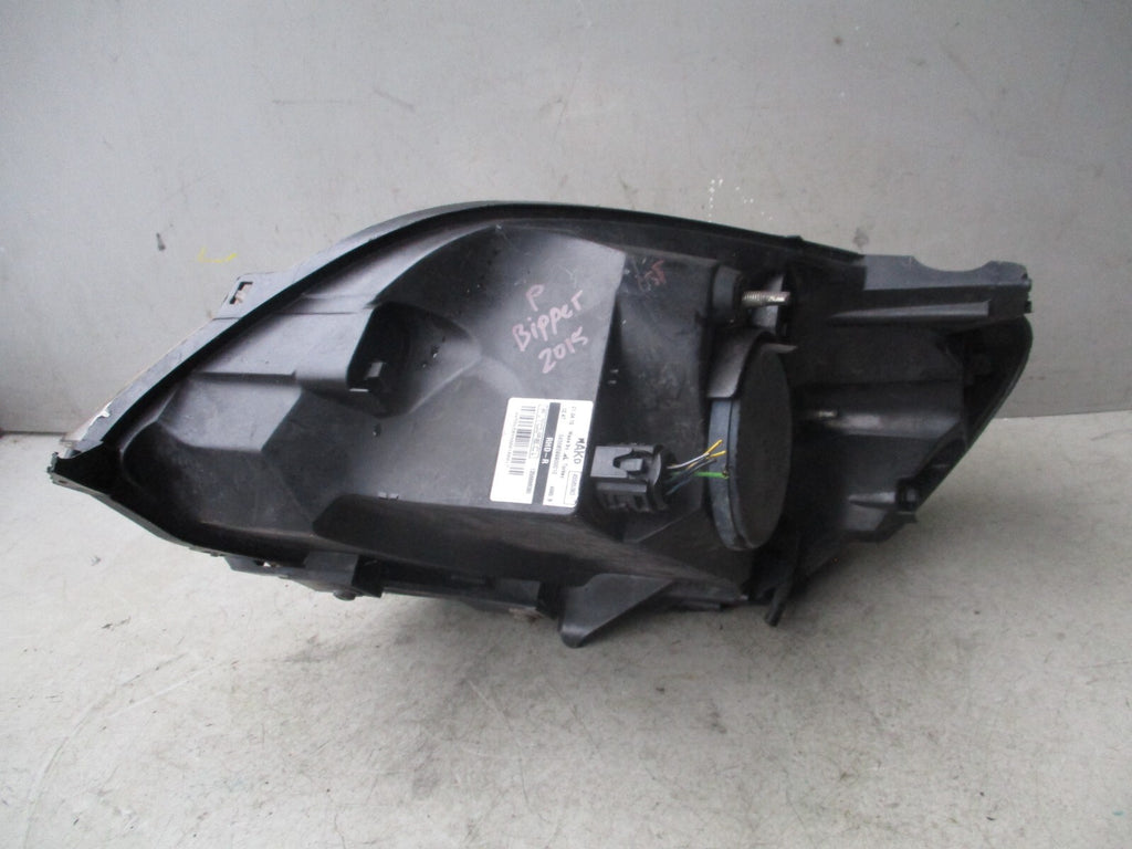 2015 PEUGEOT BIPPER OSF DRIVER SIDE FRONT HEADLIGHT 1356686080 TABS BROKEN