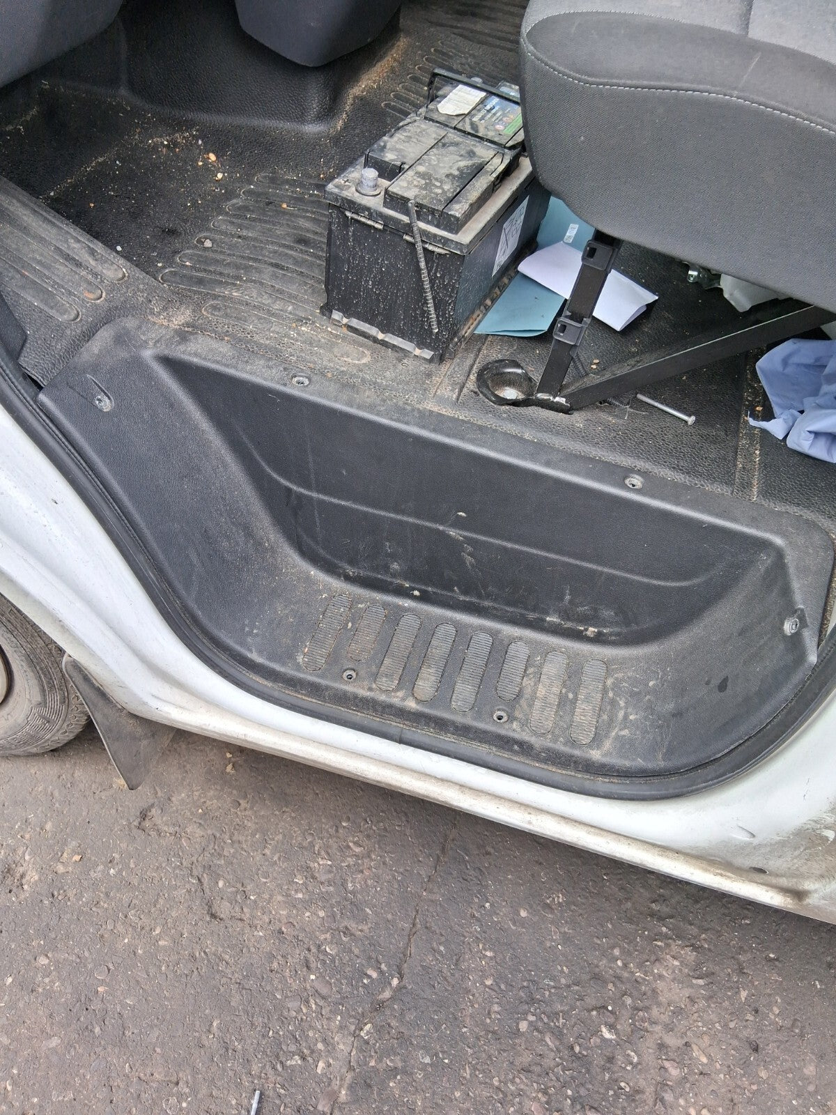 2024 NISSAN INTERSTAR MASTER MK3 NSF PASSENGER SIDE LEFT STEP TRIM 769520009R
