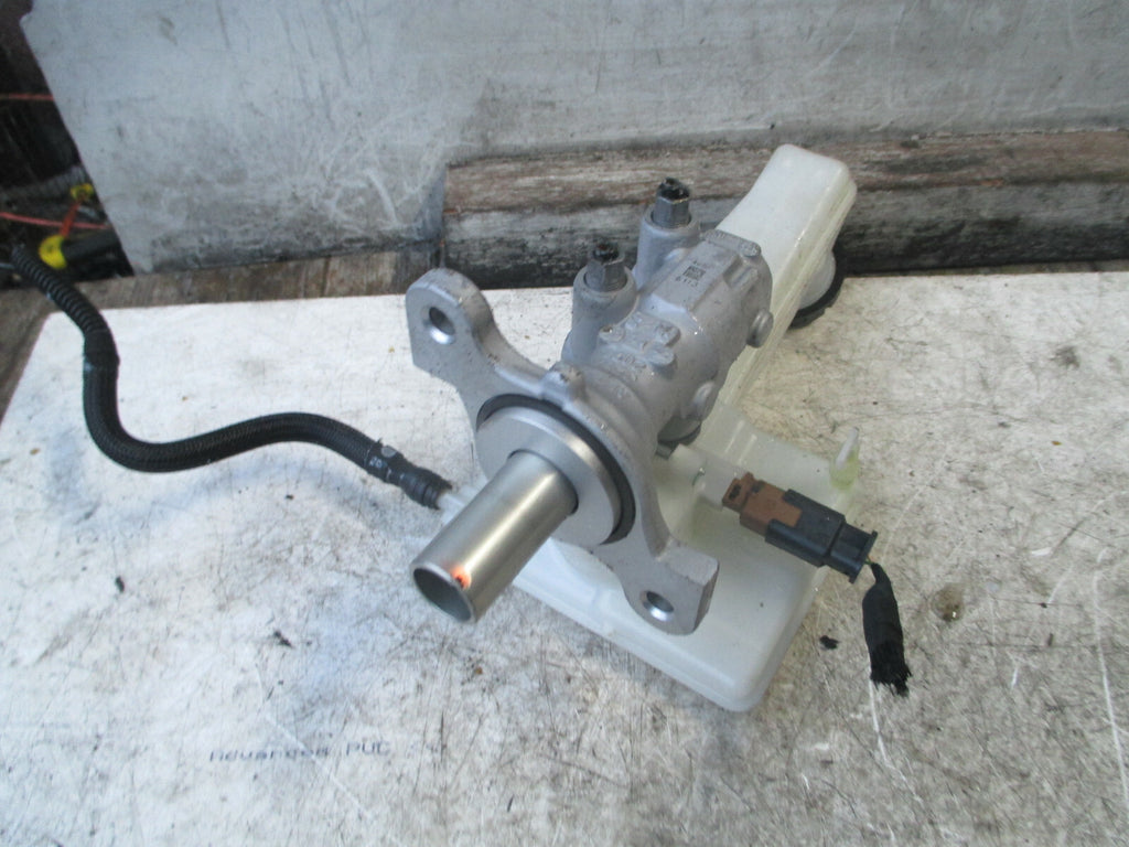VAUXHALL CORSA F 2020 1.2 PETROL BRAKE MASTER CYLINDER 32671769
