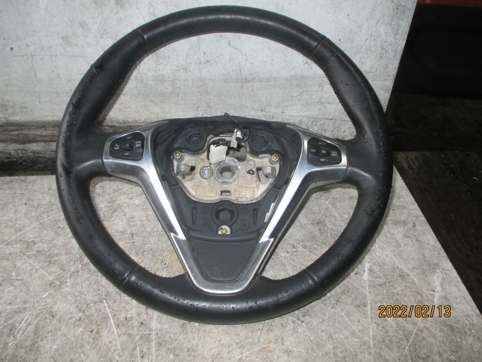 FORD ECOSPORT 2016 3 SPOKE MULTIFUNCTION LEATHER STEERING WHEEL CN113600FA3ZHE