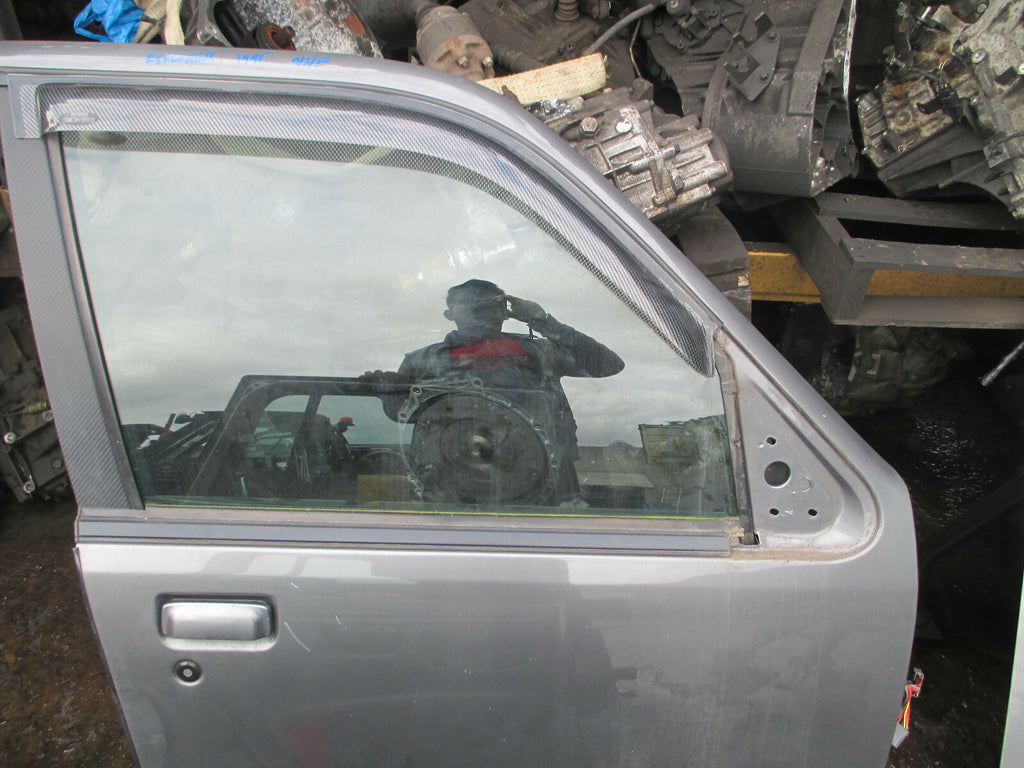 FORD EXPLORER 2000 OSF DRIVER SIDE FRONT COMPLETE DOOR PLATINUM METALLIC