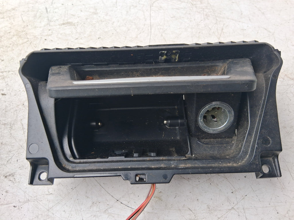 2010 BMW 5 SERIES F10 FRONT CUP HOLDER 12V SOCKET PORT STORAGE
