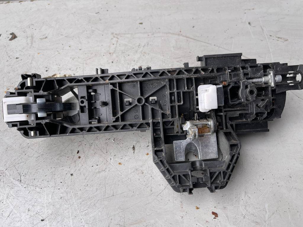 MERCEDES BENZ W176 OSR DRIVER SIDE REAR DOOR HANDLE A2047601634