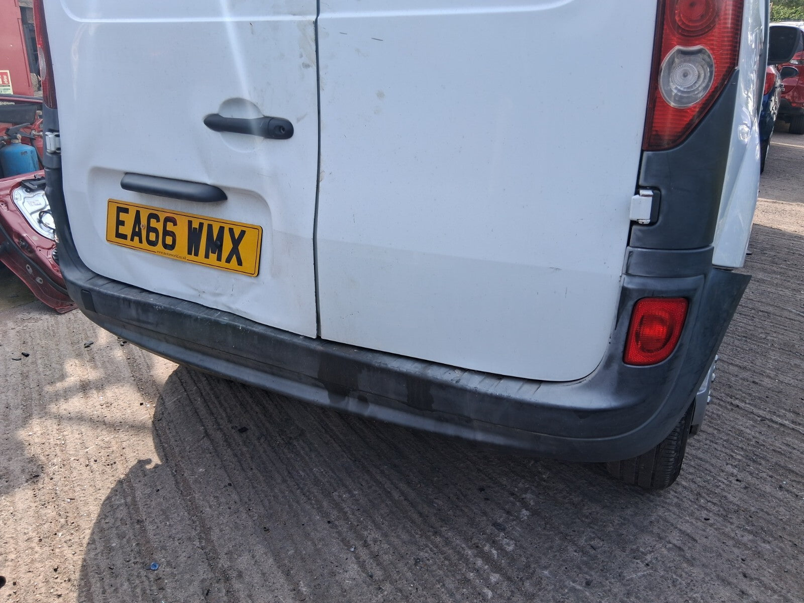 RENAULT KANGOO MK2 2010 OSR DRIVER SIDE REAR COMPLETE DOOR WHITE