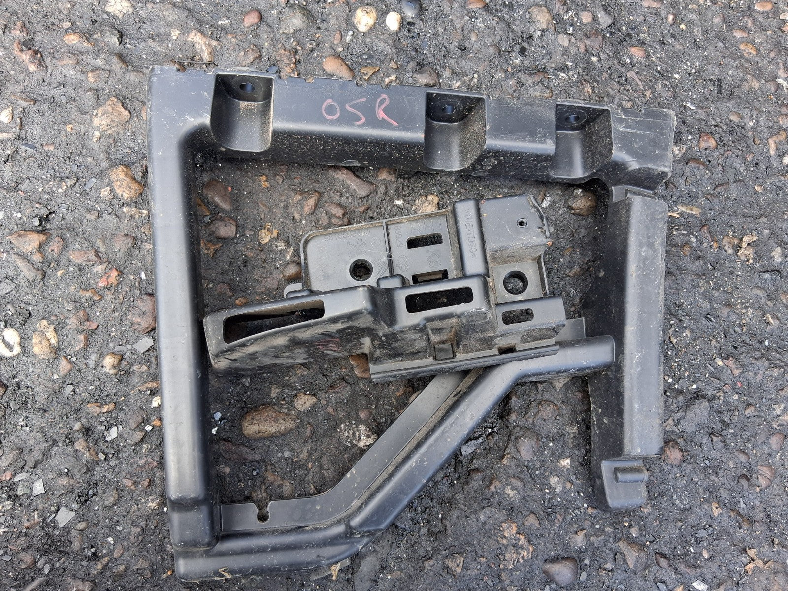 2023 CITROEN BERLINGO MK3 OSR DRIVER SIDE REAR BUMPER BRACKET 9816808880