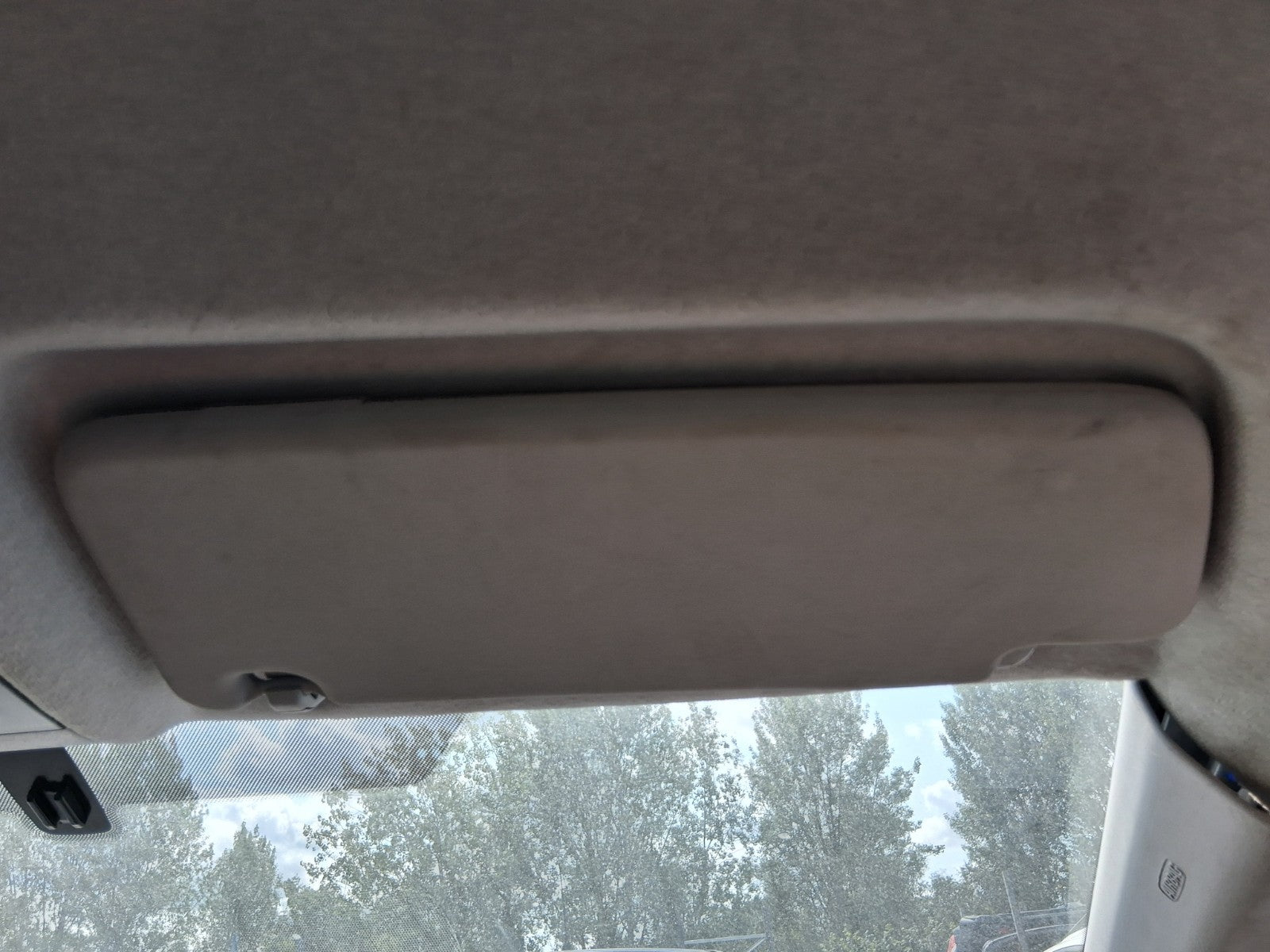 2017 VAUXHALL CORSA E 3 DOOR OSF DRIVER SIDE FRONT RIGHT SUN VISOR SHADE