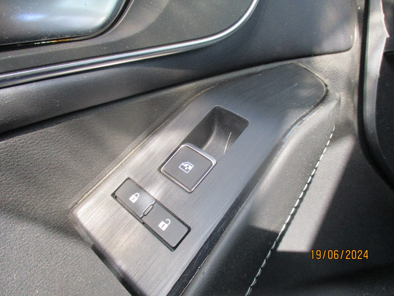 NISSAN QASHQAI J12 MK3 2023 NSF PASSENGER SIDE FRONT WINDOW SWITCH