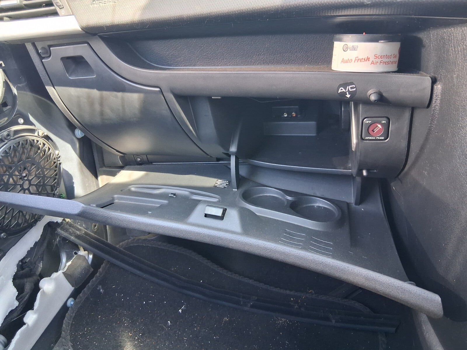 2009 PEUGEOT 207 DASHBOARD GLOVE BOX FRONT STORAGE COMPARTMENT