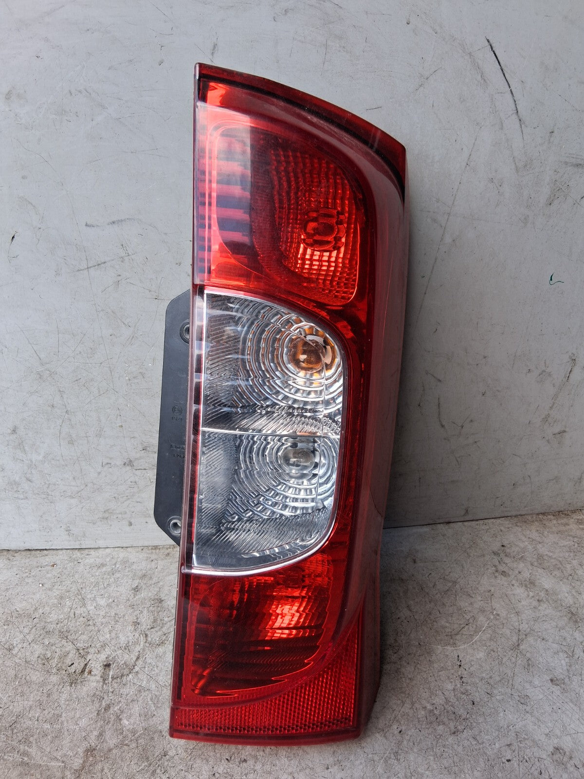 2015 PEUGEOT BIPPER OSR DRIVER SIDE REAR RIGHT TAIL LIGHT 01353205080E