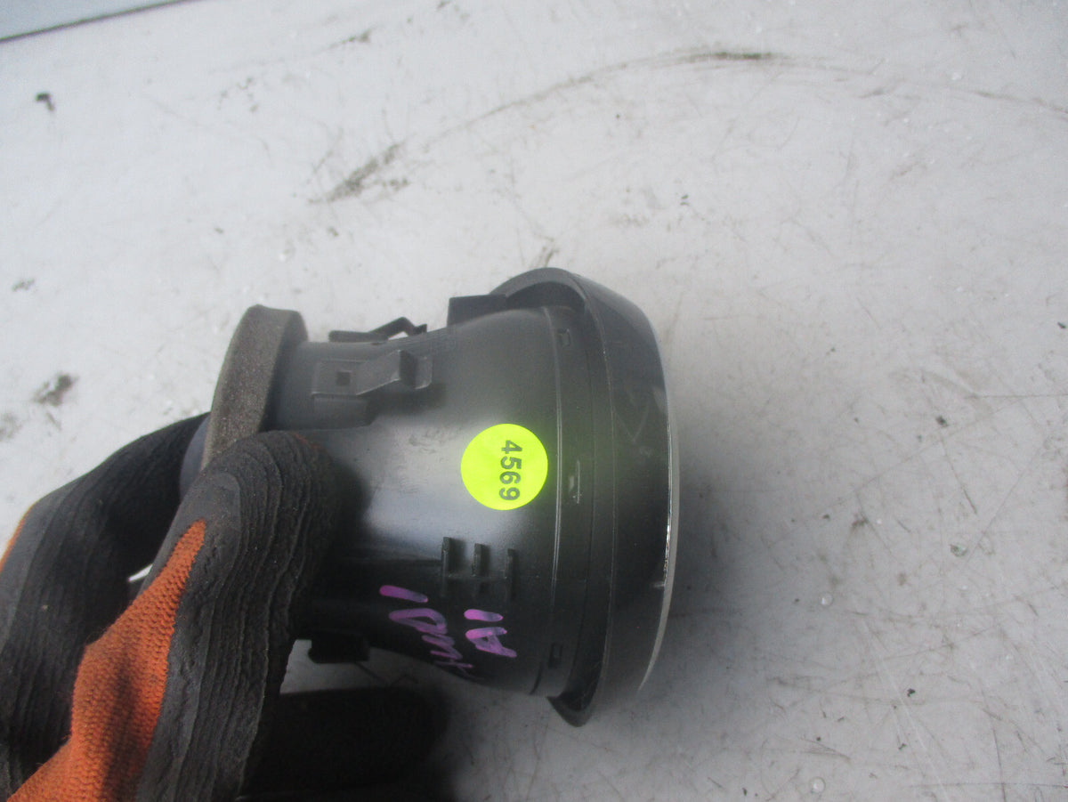 AUDI A1 8X 2011 DASHBOARD AIR VENT 8X2820902