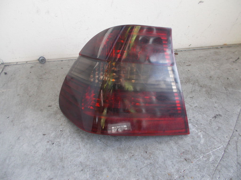 BMW 3 SERIES E46 2001-2005 SALOON NSR PASSENGER SIDE REAR LIGHT 6910531